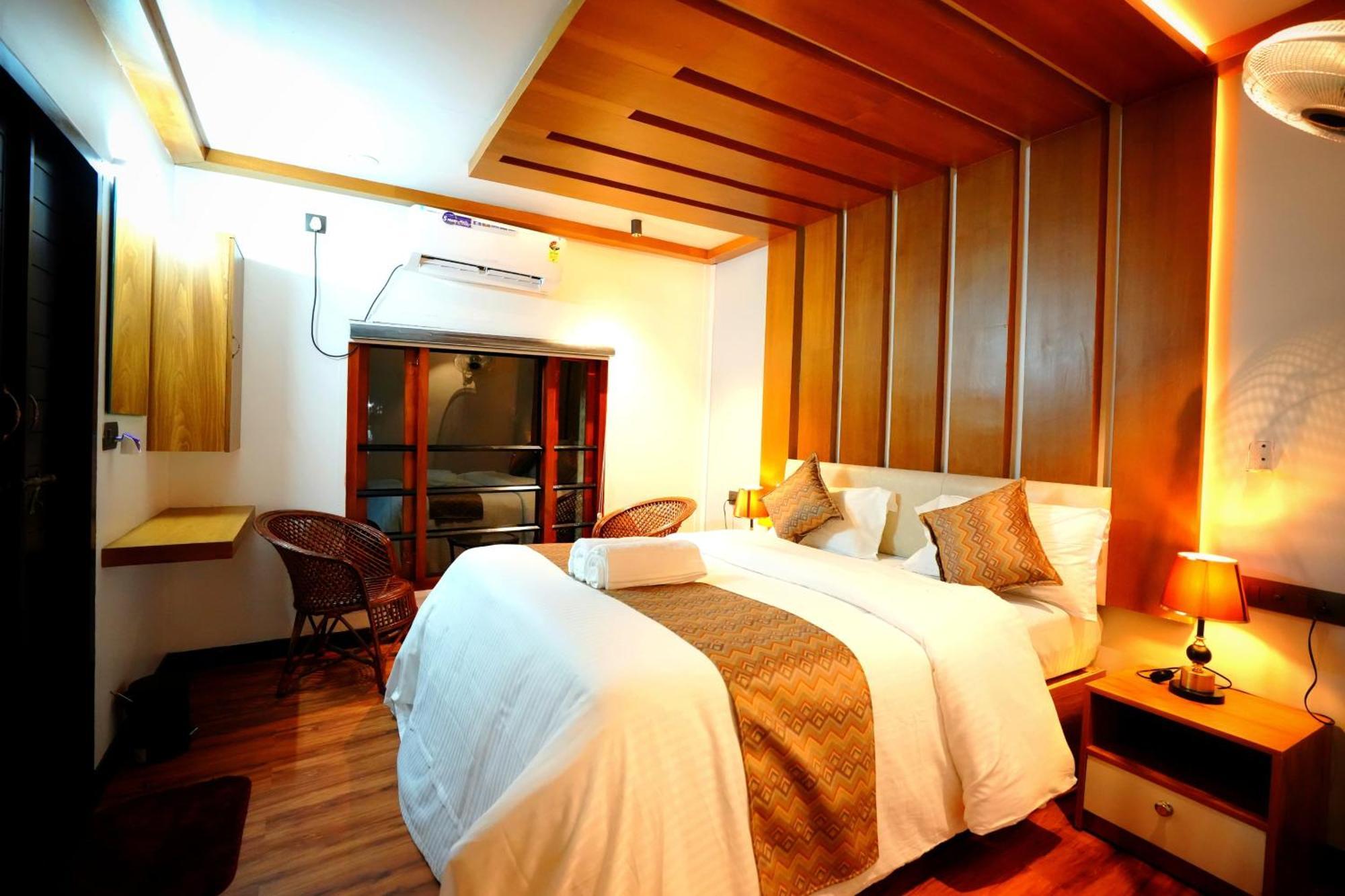 Indraprasthamlakecruise Alappuzha Eksteriør billede